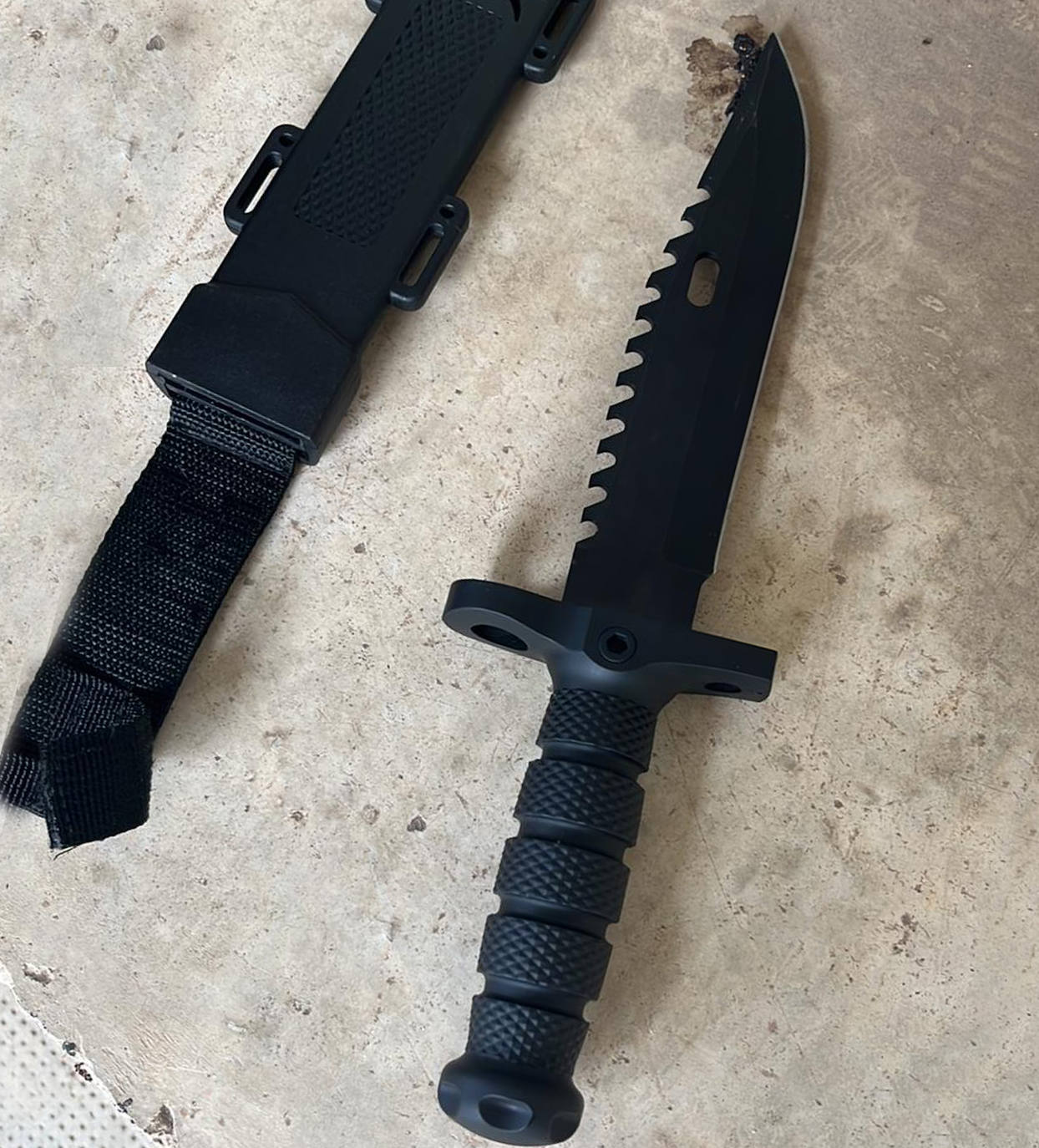 Imagen - El cuchillo incautado a los adolescentes.