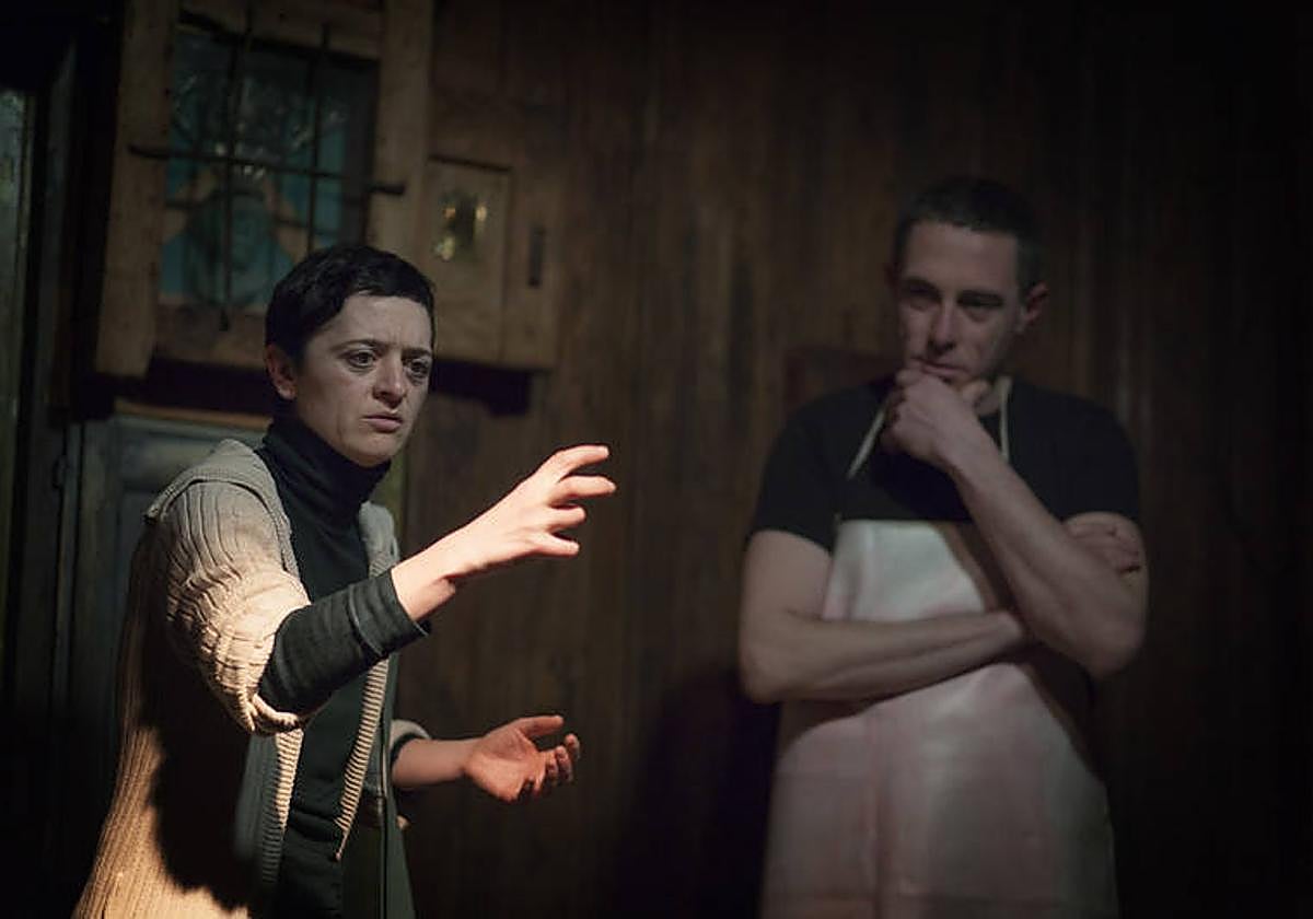 El espectáculo '¿Espinazo o callos?', de la compañía Pez Limbo, es uno de los montajes que se pueden ver en las aulas.