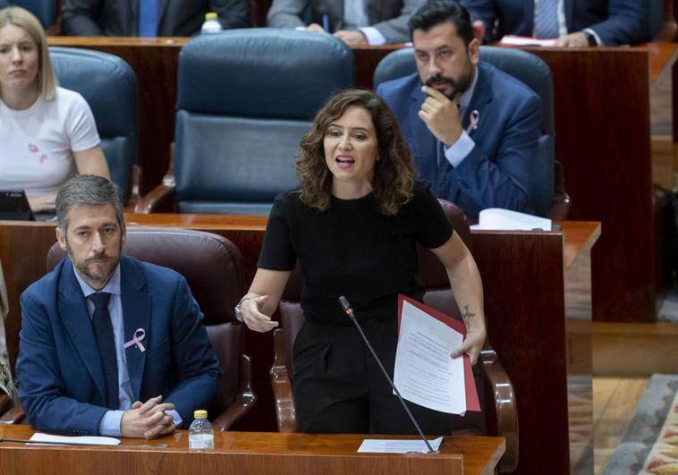 Ayuso llama «antisemita» a Mónica García en la Asamblea de Madrid y esta le dice «mongola» y «sinvergüenza»