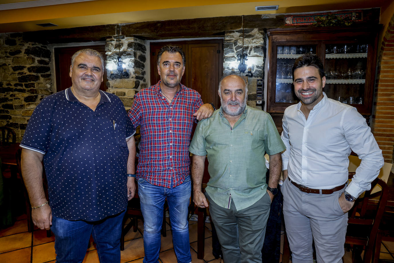 La cena en la sociedad gastronómica Eskola-Zaharra, en imágenes