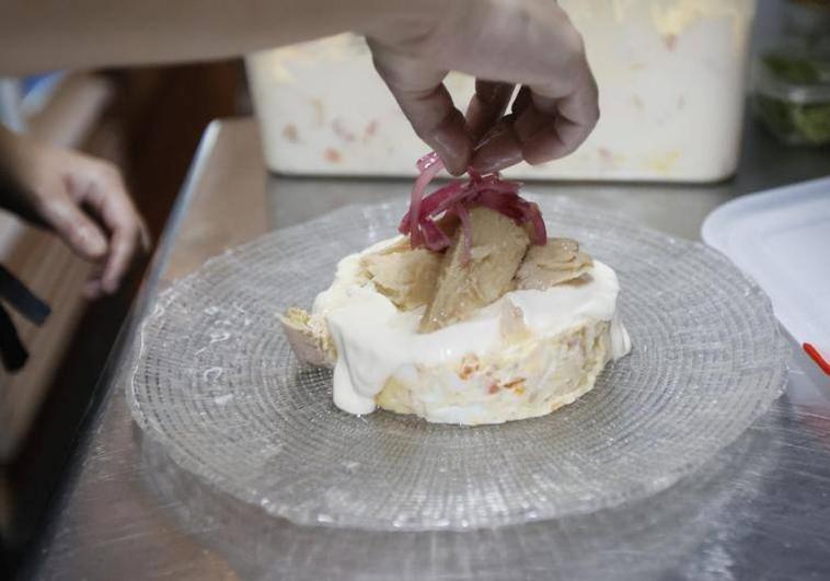 Receta paso a paso de la mejor ensaladilla de España