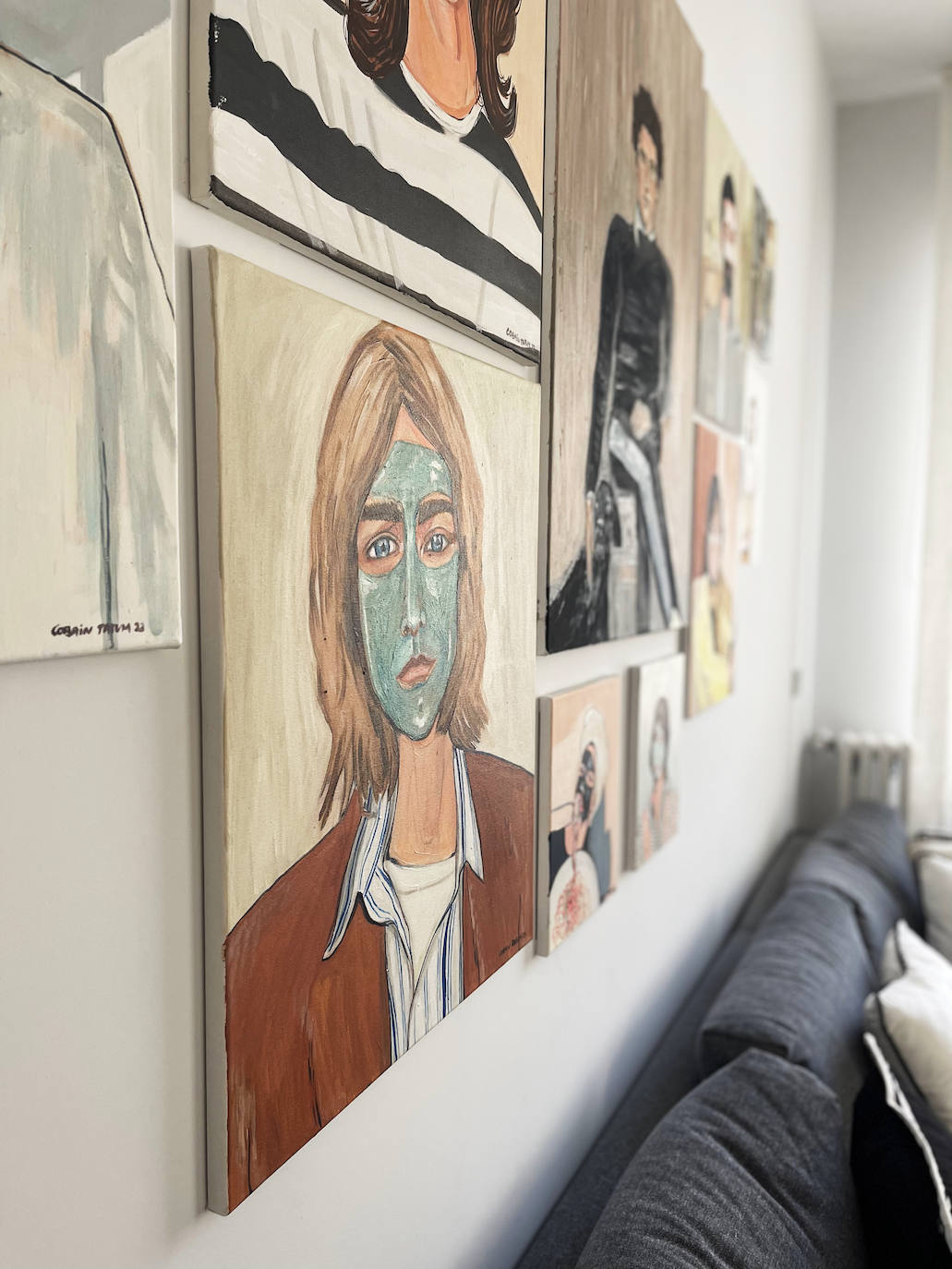 El piso de Beatriz en Bilbao o cómo esta pintora ha llenado su hogar de arte