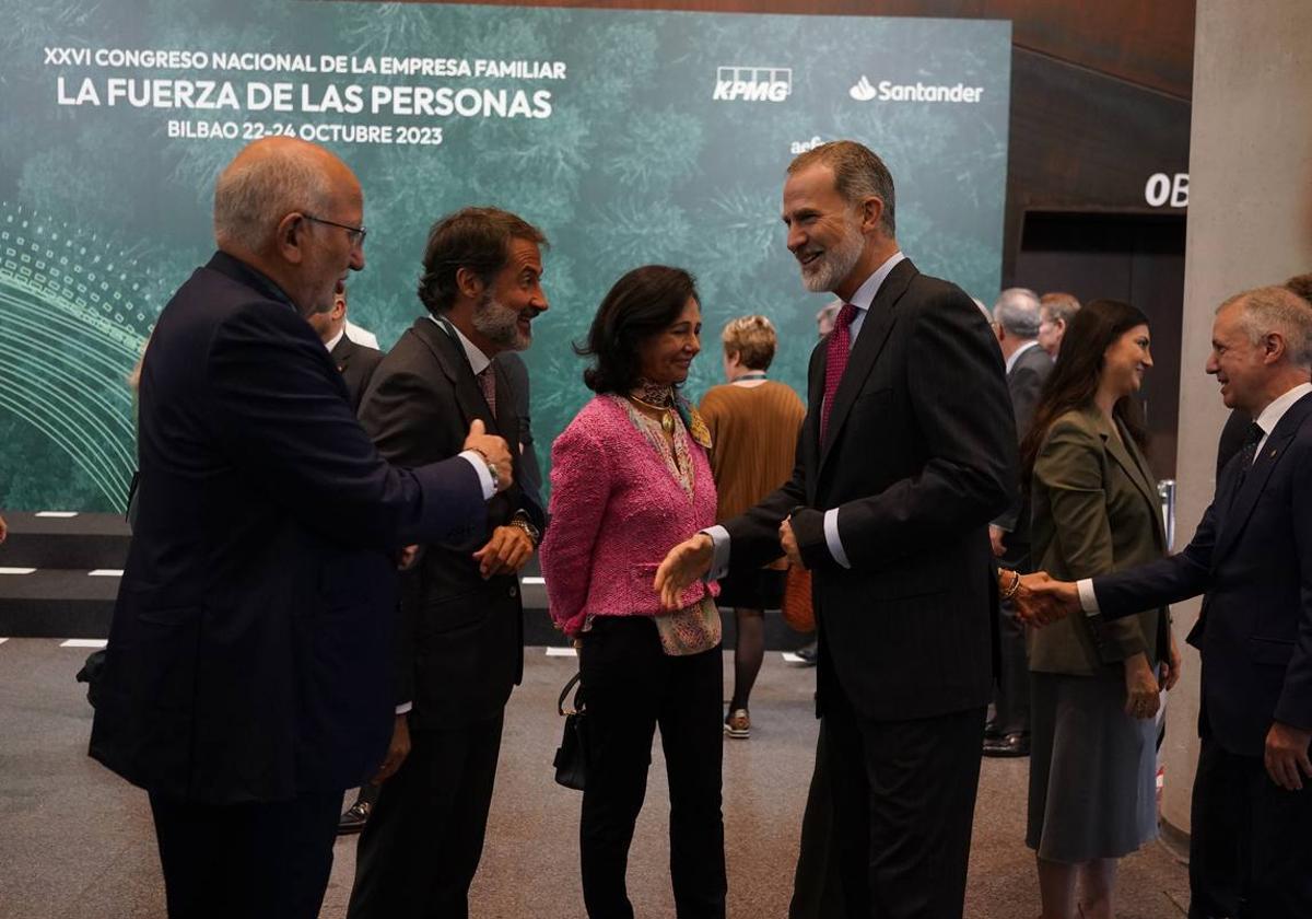 Felipe VI y el lehendakari, en el Congreso Nacional de la Empresa Familiar.