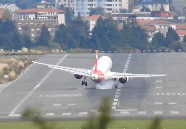 Quince vuelos desviados y más de 2.000 pasajeros afectados por las fuertes rachas de viento en Loiu