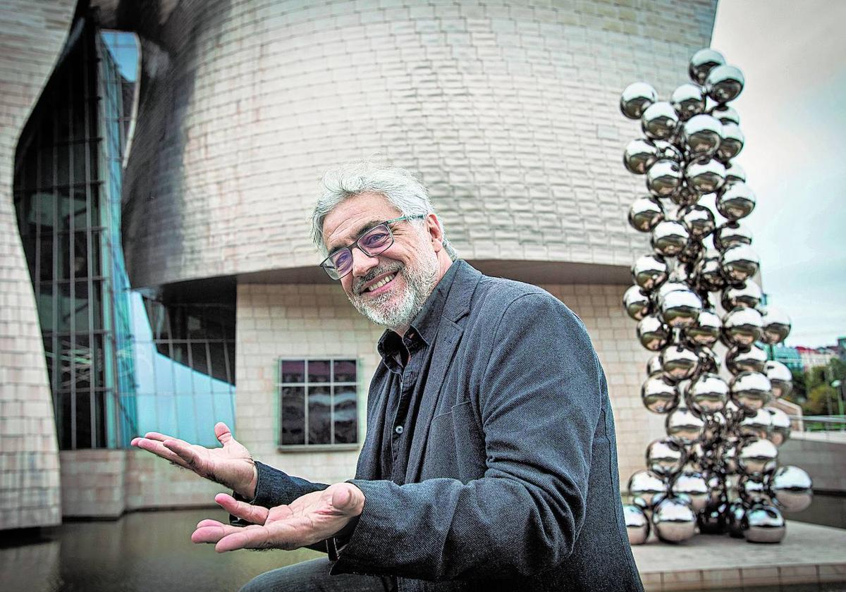 «Mis regresos a Bilbao son una fiesta», asegura el autor, que vive en Santander.