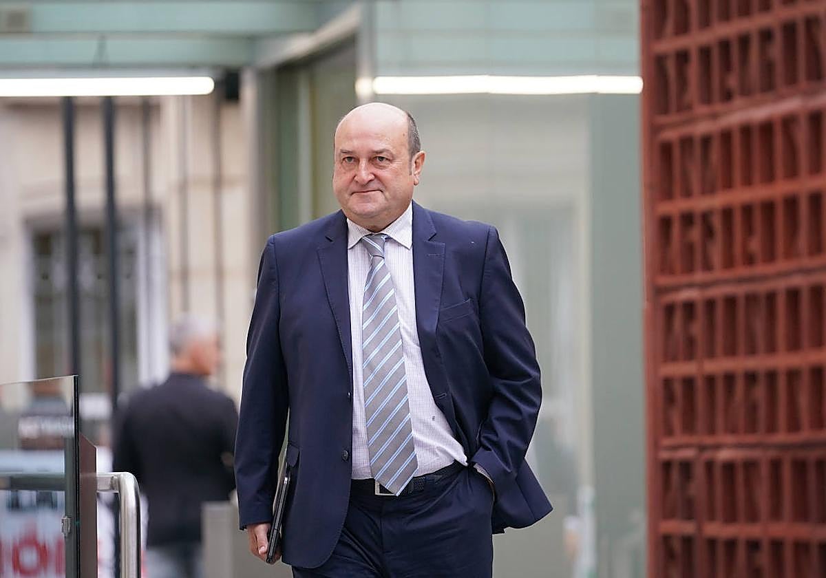 Un aniversario sin pena ni gloria