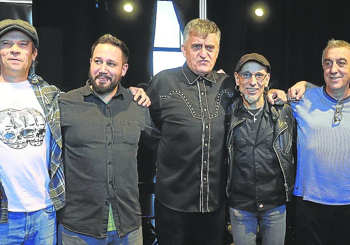 Kike Turrón, Mikel Aguirre, José Miguel Monzón 'El Gran Wyoming', Fito Cabrales, Mariano Remiro y Kike Babas.