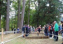 Hubo gran expectación entre los aficionados al paso de los ciclistas por cada curva.