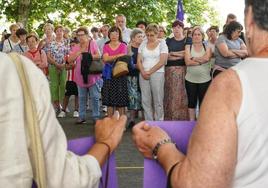 Centenares de personas participaron en la protesta contra la lacra machista en Abanto.