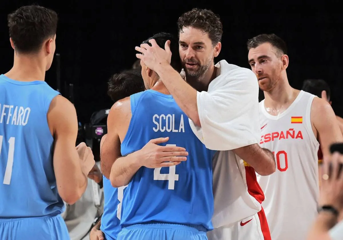 Gloria eterna a la leyenda: Pau Gasol se rinde a Scola y al Baskonia. « Bonito homenaje para un grande» | El Correo