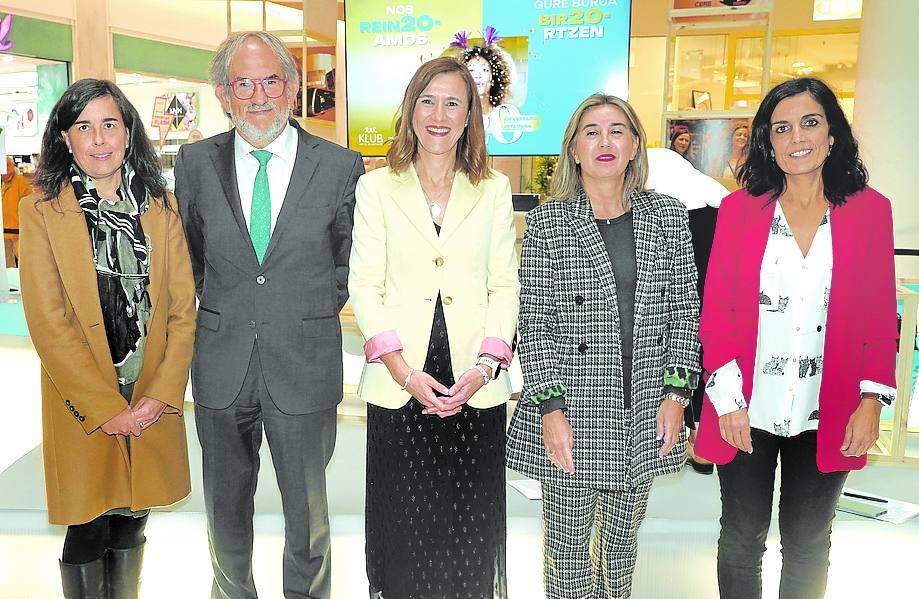 Ainhoa Tobías, Raimundo Ruiz de Escudero, Amaia Castillo, Irma Basterra y Patricia Sanz.