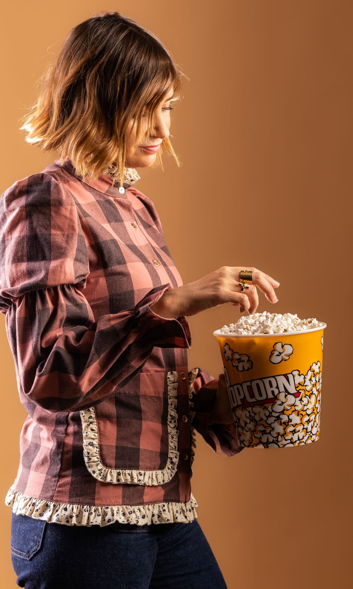 La firma vizcaína que triunfa por sus pendientes lanza las camisas y vestidos más deseados del otoño