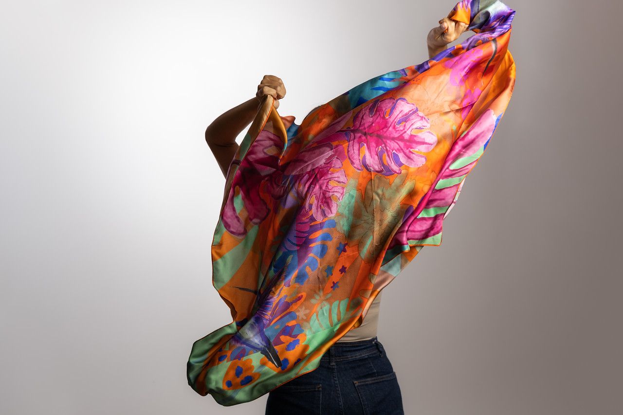 La firma vizcaína que triunfa por sus pendientes lanza las camisas y vestidos más deseados del otoño