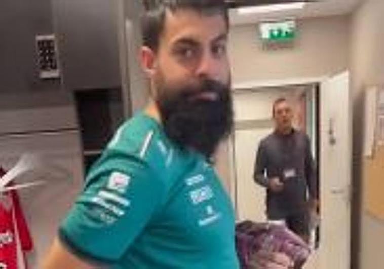 Dani García bromea con Villalibre al verle con una camiseta de Fernando Alonso