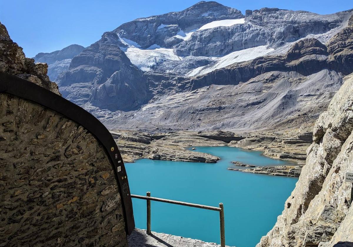 Vista del glaciar de Monte Perdido desde el refugio de Tucarroya. La imagen es de este pasado mes de septiembre.