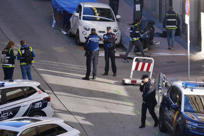 La Policía investiga en el lugar donde el político español Alejo Vidal-Quadras.