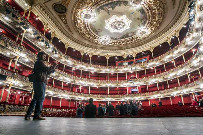 Interior del Teatro Arriaga, cuyas formas neobarrocas se inspiran en la Ópera de París