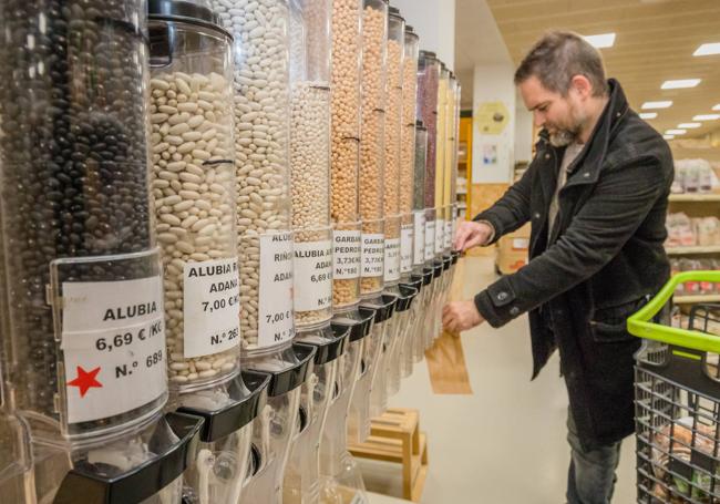 La compra a granel es un gesto contra el abuso de los plásticos