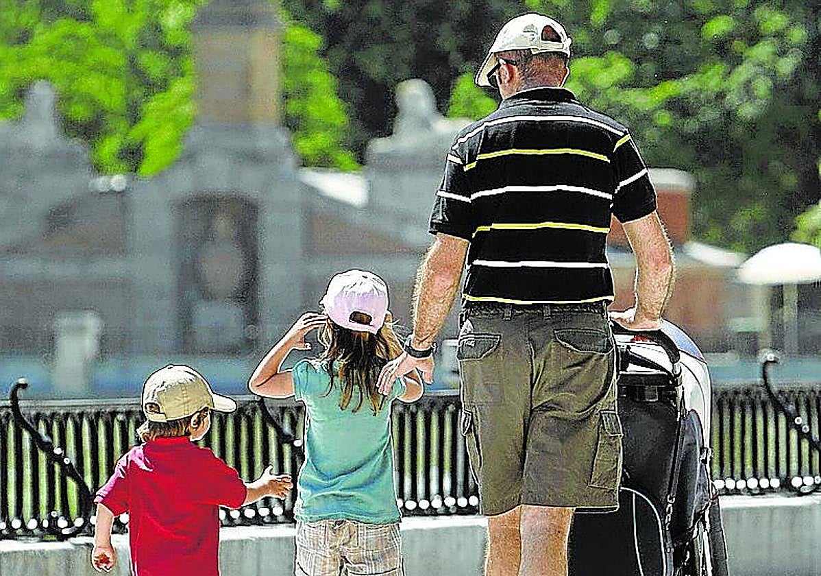 Primera indemnización a un pensionista por obligarle a pleitear por el plus de maternidad