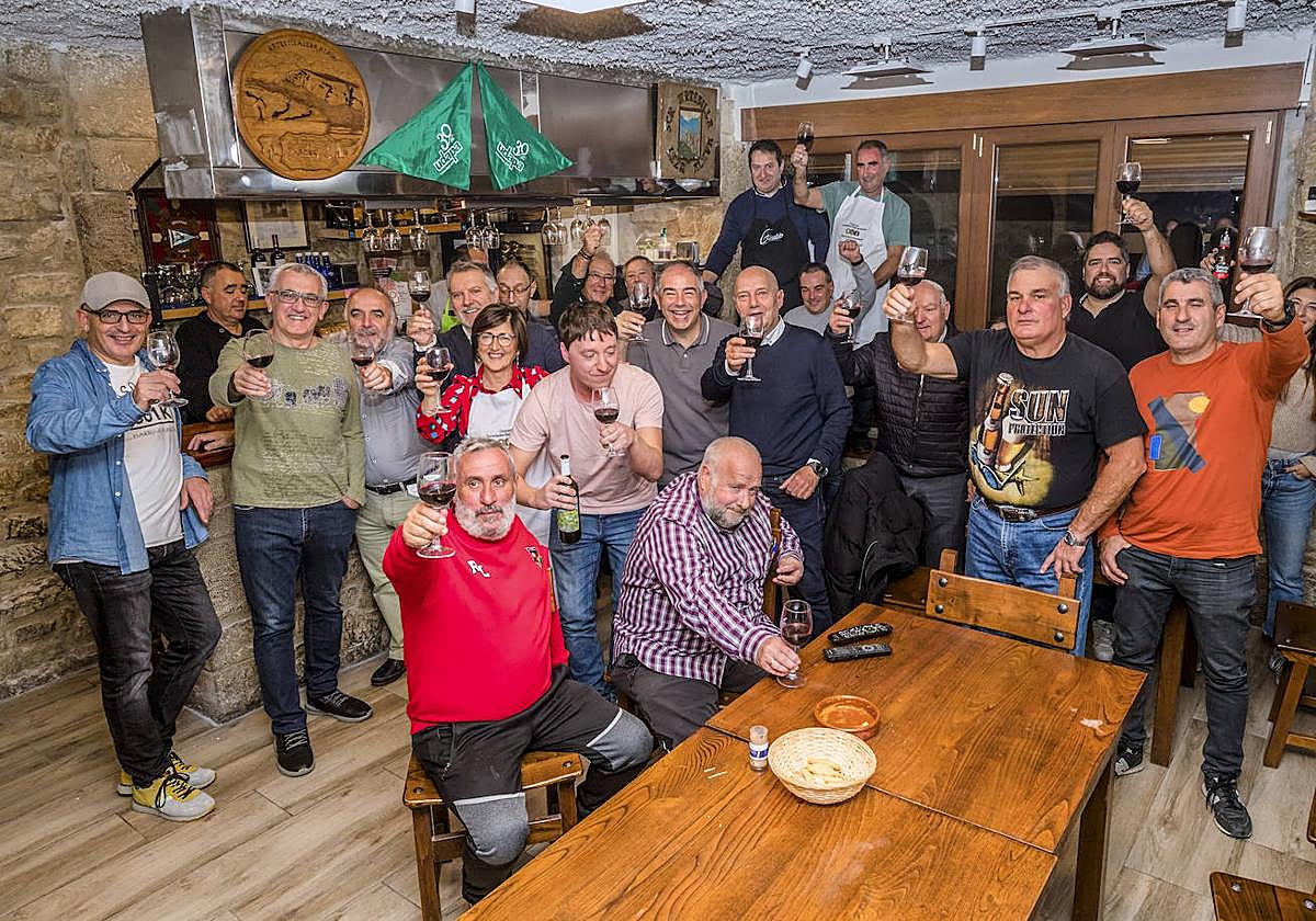 La cena en la sociedad gastronómica Artesilla, en imágenes