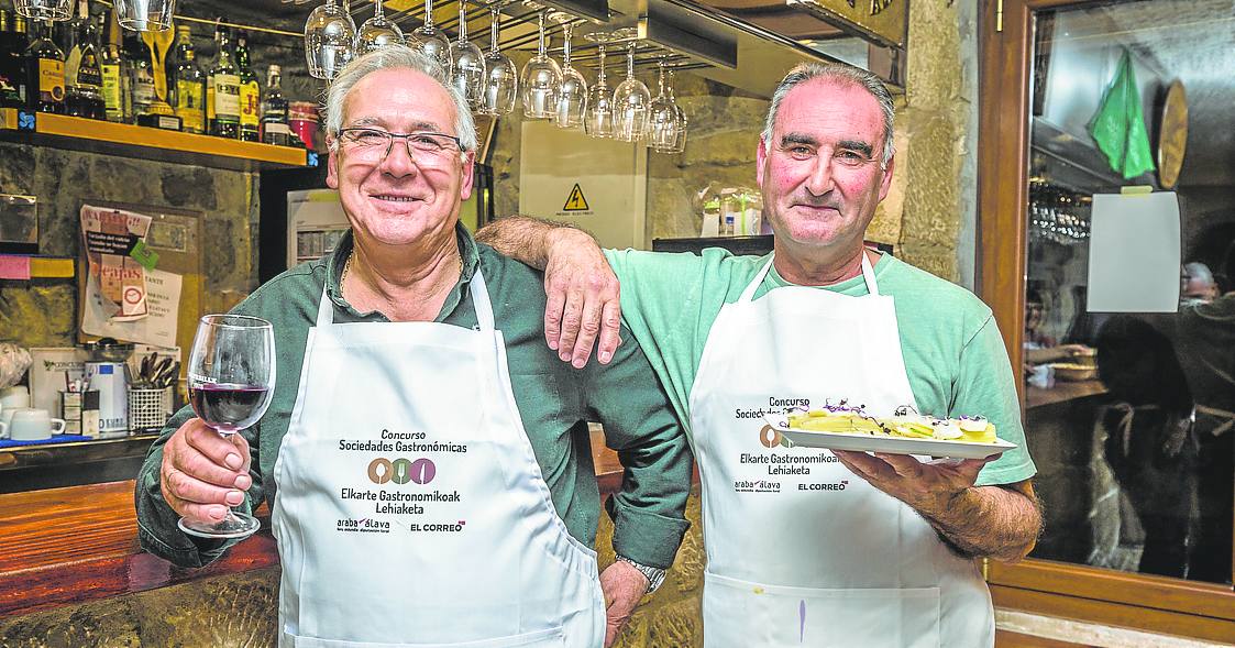 La cena en la sociedad gastronómica Artesilla, en imágenes