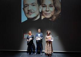 Josune Elorriaga, directora del Social Antzokia, Asier Iragorri, alcalde de Basauri y Berta Montes, concejala de Cultura en el Ayuntamiento.