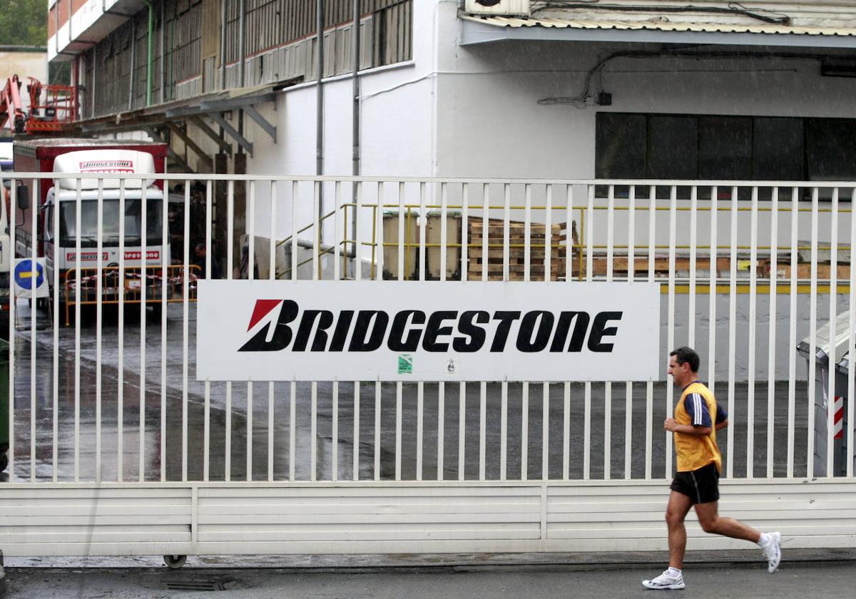 El intercentros de Bridgestone acusa a la empresa de falta de información sobre el ERTE