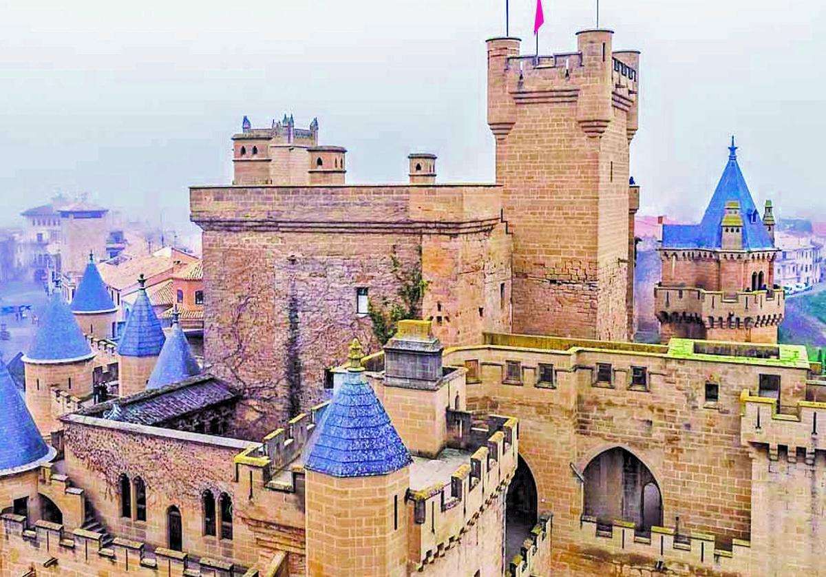 El imponente palacio de estilo gótico francés se erigió entre el siglo XV y XVI.