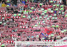 Imagen de banderas palestinas en San Mamés.