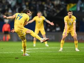 Hagi marcó el gol que dio a Rumanía el billete a la Eurocopa.