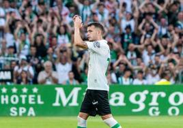 Iñigo Vicente en un partido con el Racing.