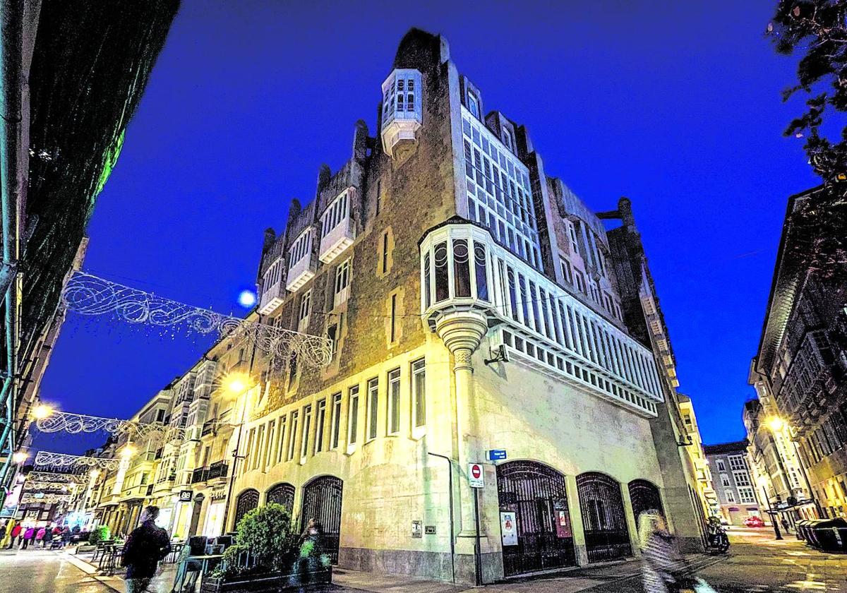 Esquina del Banco Santander, que ha permanecido vacío desde que en 2017 sus oficinas se trasladaron a la esquina entra Dato y Postas.