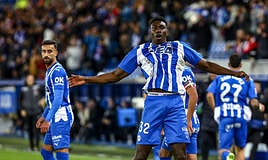 El 1x1 del Alavés-Granada: Samu lidera la batería ofensiva. Y tú, ¿quién crees que ha destacado?