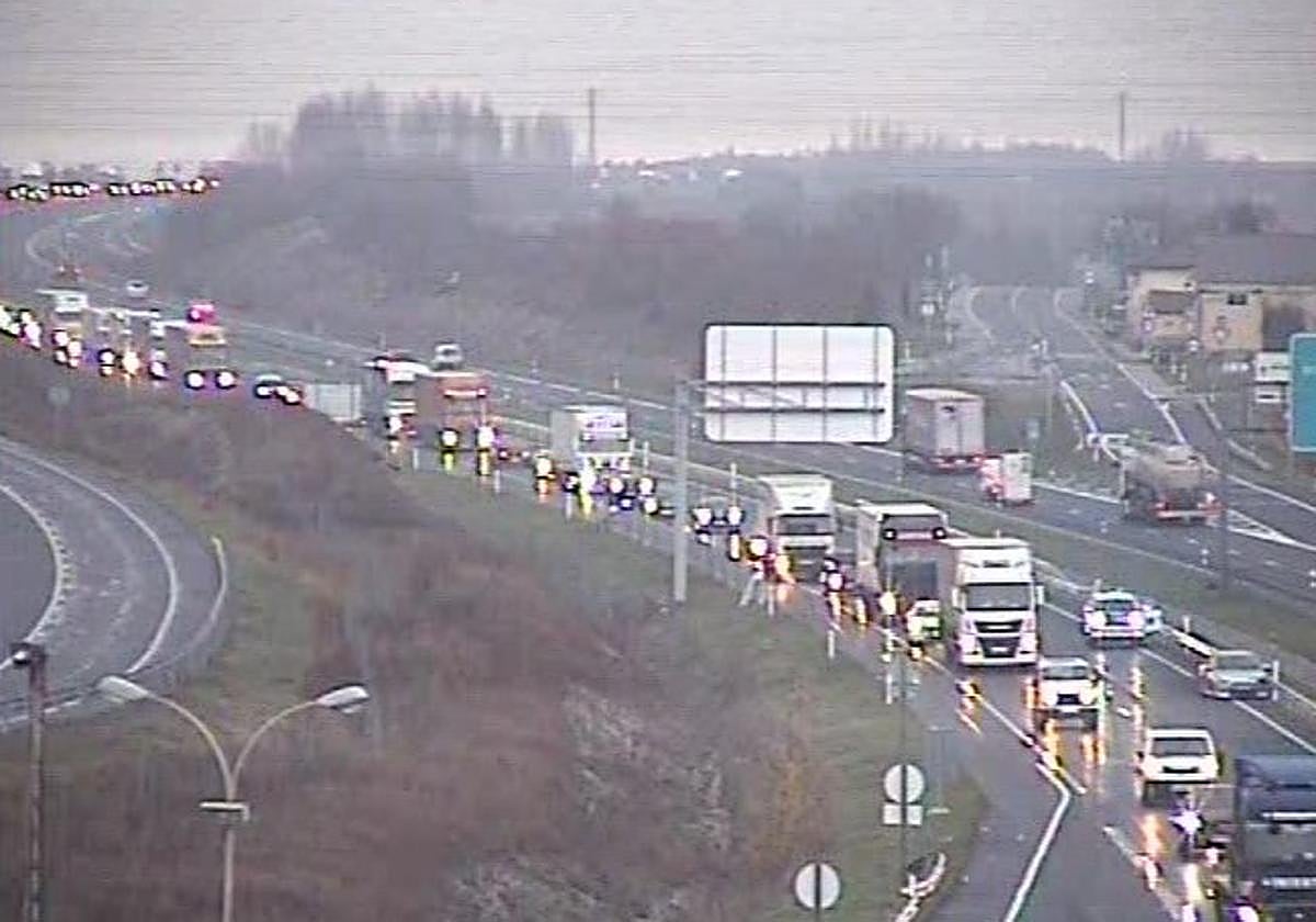 Imágenes de la cámara de tráfico instalada a la altura de Argómaniz, en el kilómetro 366 de la A-1.