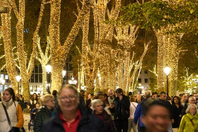 Las luces de Navidad ya brillan en Bilbao