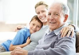 No importa llevarse bien o mal: La mayoría está a favor de dejar la herencia a sus hijos sin condiciones