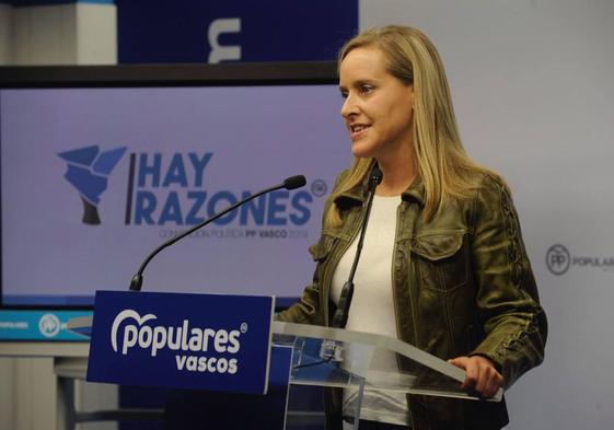 Amaya Fernández, en una rueda de prensa durante su etapa como secretaria general del PP vasco.