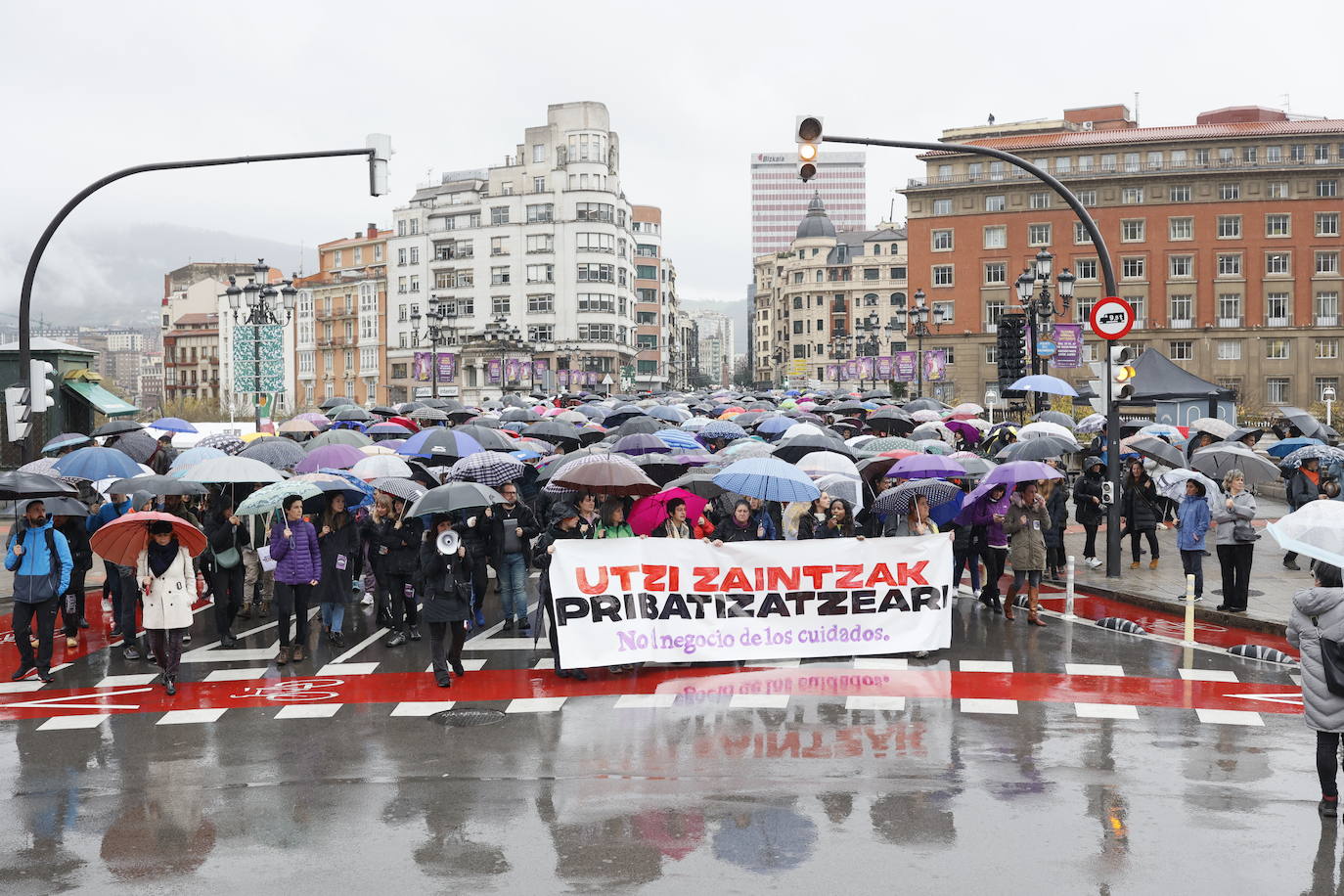 Las imágenes de la huelga feminista en Bizkaia