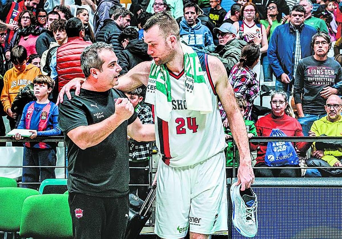 Costello se retiró lesionado el domingo en Badalona.