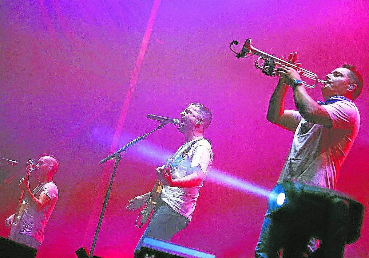 En Tol Sarmiento (ETS), uno de los grupos que más público suele reunir en su stand.