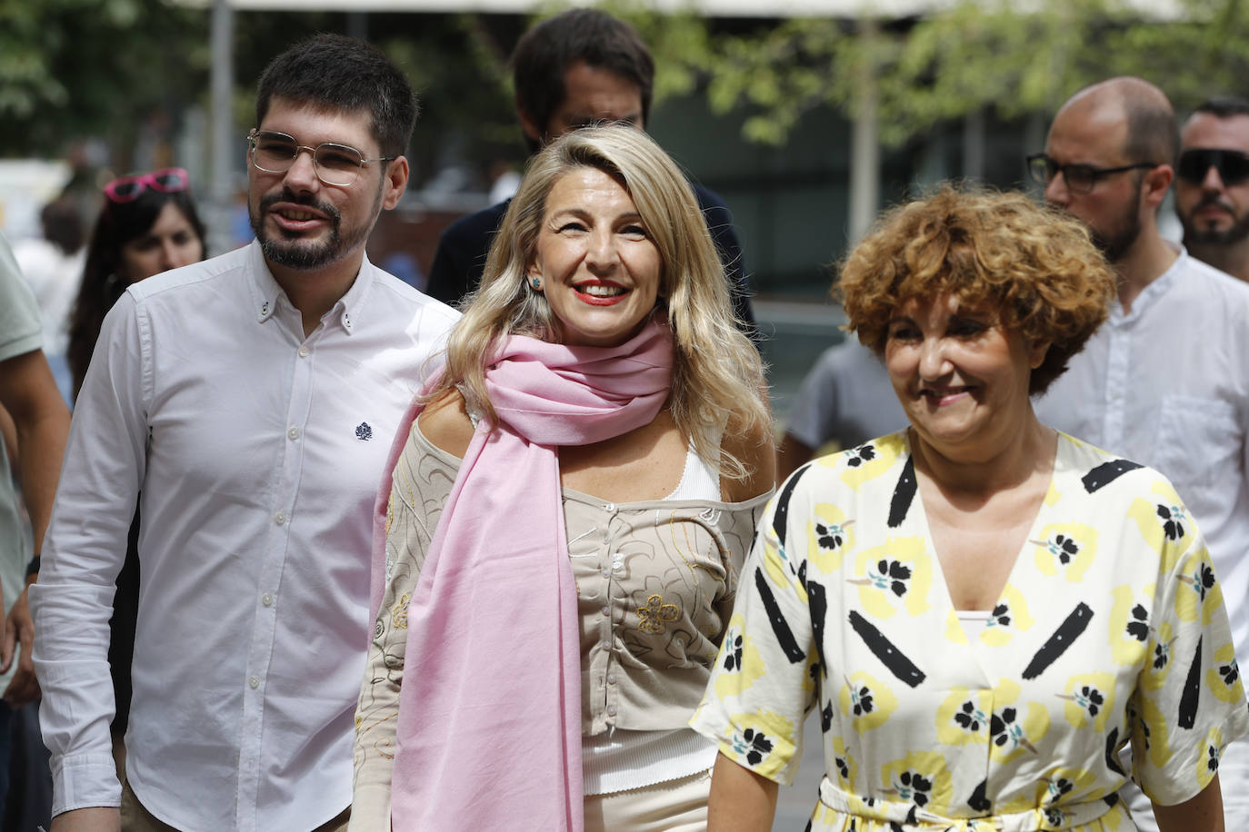 Lander Martínez, Yolanda Díaz y Pilar Garrido, en un acto electoral en julio.