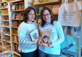 Yolanda Ramiro y Nerea Marsal en su librería El Gnomo de Amelie en Bagatza.