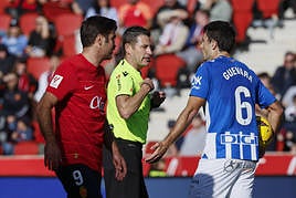 Guevara muestra su disconformidad con una decisión de Figueroa Vázquez ante el Mallorca