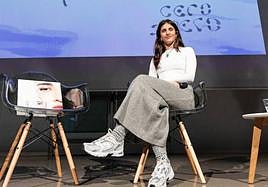 Izaro, 'cerodenero' diskoa eta dokumentala aurkezpenean.