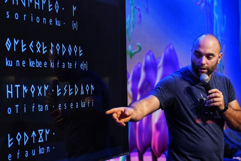 Mattin Aiestaran Durangoko Azokan egindako aurkezpenean.