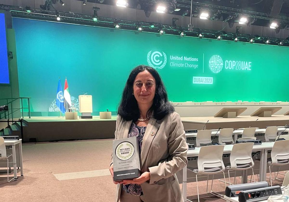 Mercedes Maroto-Valer, ganadora del premio 'Mujer innovadora' de Net-Zero, en la Cumbre del Clima que se celebra estos días en Dubái.