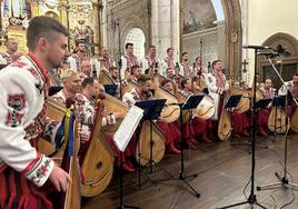 Vitoria saborea la 'Navidad ucraniana' con el Coro Nacional de Tenores y Banduristas