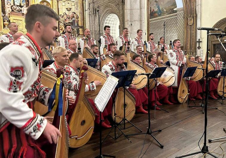 Vitoria saborea la 'Navidad ucraniana' con el Coro Nacional de Tenores y Banduristas