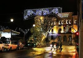 El encendido de luces se ha atrasado a este lunes para ahorrar luz.