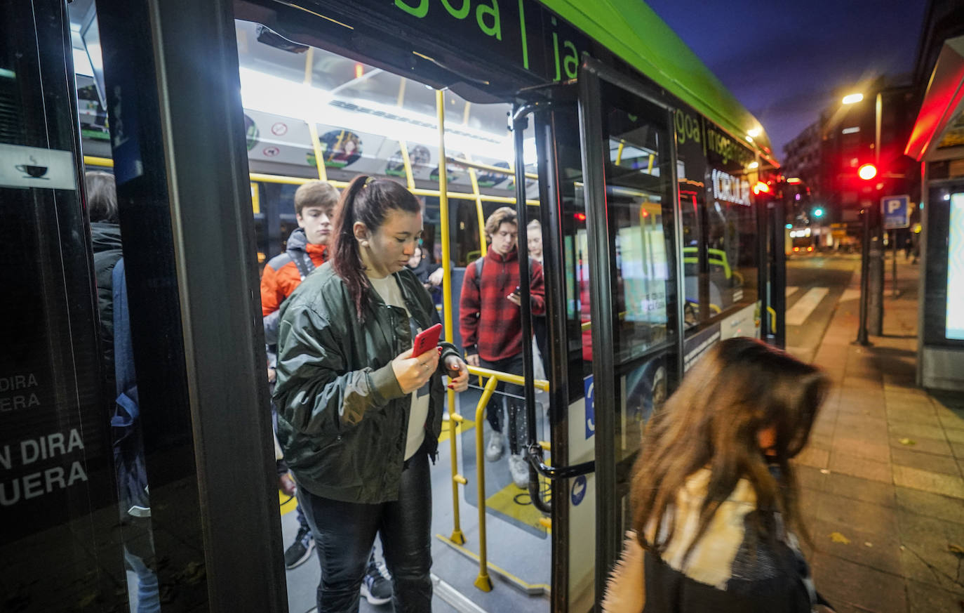 El tranvía de Vitoria vuelve a funcionar tras sufrir una avería durante cinco horas